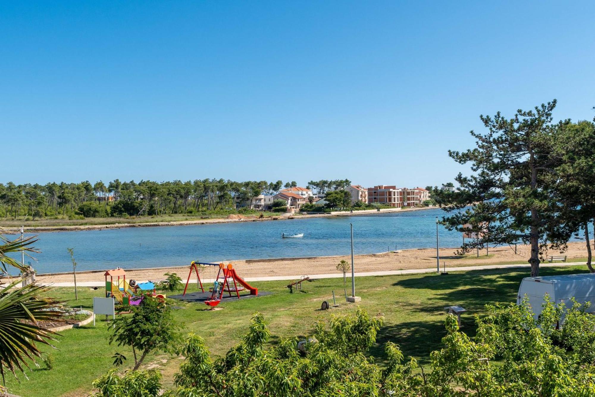 Apartments By The Sea Privlaka, Zadar - 666 Ngoại thất bức ảnh
